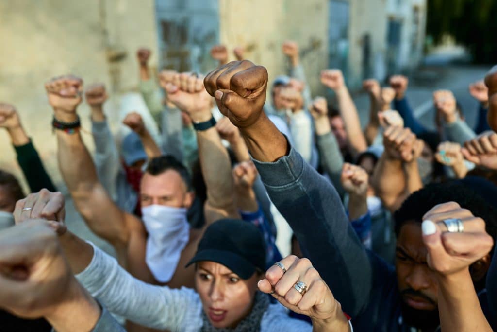 Labor union protest involvement: discover its impact