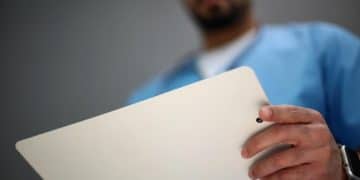 Auxílio-Doença: Guia Completo para Aumentar a Aprovação com o Laudo Médico Correto Auxílio-Doença: Guia Completo para Aumentar a Aprovação com o Laudo Médico Correto - Cover Image